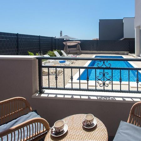 Modern Apartment With Swimming Pool Kastela Bagian luar foto