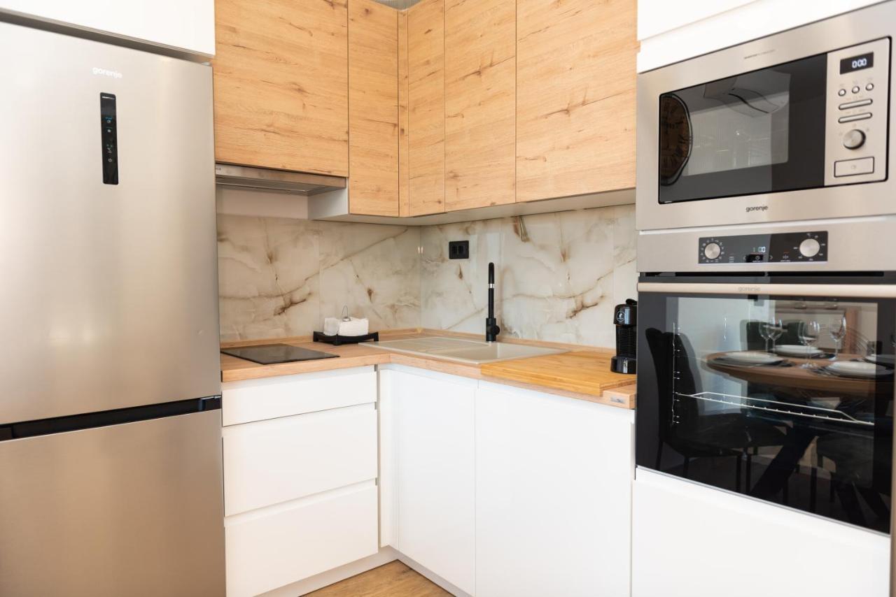 Modern Apartment With Swimming Pool Kastela Bagian luar foto