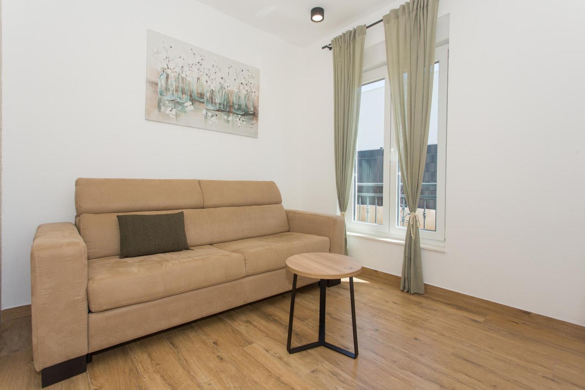 Modern Apartment With Swimming Pool Kastela Bagian luar foto